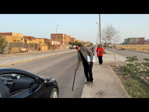 خسرت وظيفتها عشان تساعد كفيف دون ان تعلم انه المليونير صاحب الشركه فماذا فعل