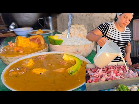 COMIENZA A LLOVER Y SE VA LA LUZ  Sancocho y COMIDA TIPICA. La vida del campo