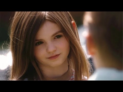 男孩从小学就被邻家女孩追求，却一脸嫌弃，结果长大后情况完全反转！