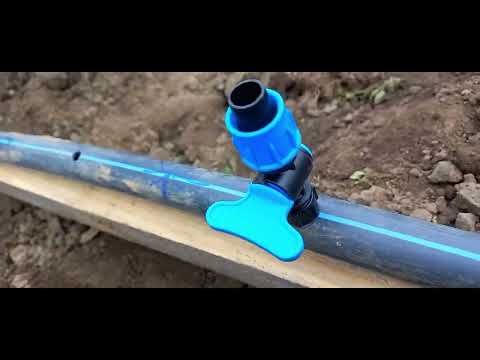 Монтую мережу крапельного поливу в теплицю