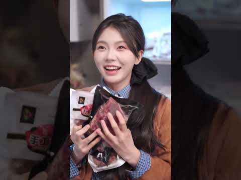 An Ordinary Chef Girl Accidentally Bears Werewolf CEO’s Son, Gaining His Lifelong Loyalty And Love!