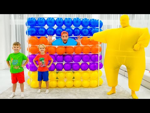 كريس وأصدقاؤه يلعبون بالبالونات والألعاب