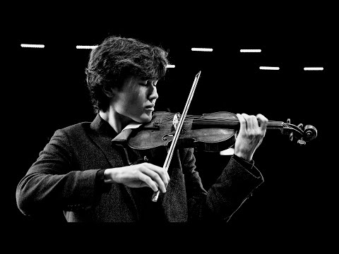 Tchaikovsky: Violin Concerto - Daniel Lozakovich
