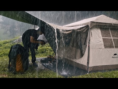 CAMPING IN THE HEAVY RAIN ‼️ TRAPPED SOLO CAMPING IN MOMENTS THE WATER OVERFLOWS DUE TO HEAVY RAIN 🌧