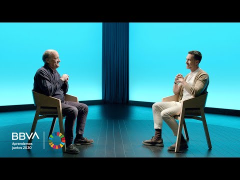 V. Completa. "Vivimos en la medida en que contamos nuestra historia". Gustavo Martín Garzo, escritor