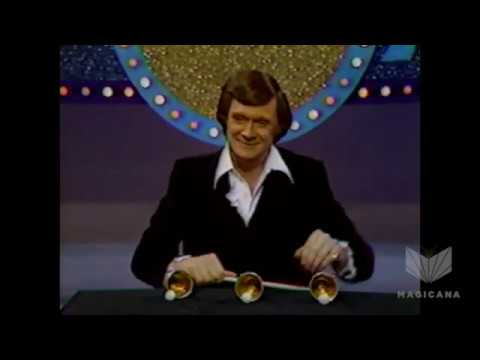 Johnny Thompson - The Cups & Balls on The Magic Palace