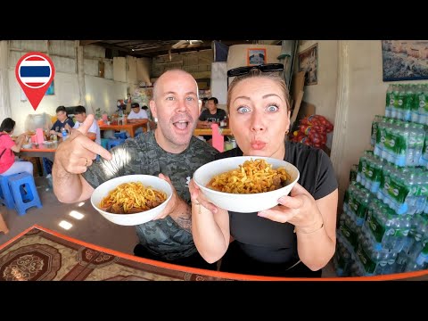 MUST TRY THAI FOOD in Chiang Mai Thailand 🇹🇭