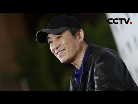 专访冬奥会开闭幕式总导演张艺谋:如何生动讲述中国发展故事?| 20220108