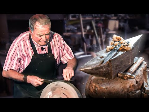 Hand SCISSORS for SHEARING SHEEP. Artisanal forging in a century-old smithy