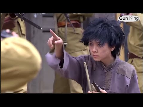 Japanese army bullied beggar, who was actually a kungfu master and killed more than 100 soldiers.