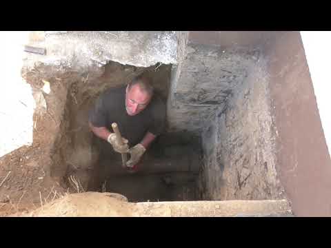 Defektes Hausabflußrohr im Erdreich erneuert und Aco Drain Entwässerungsrinne eingebaut