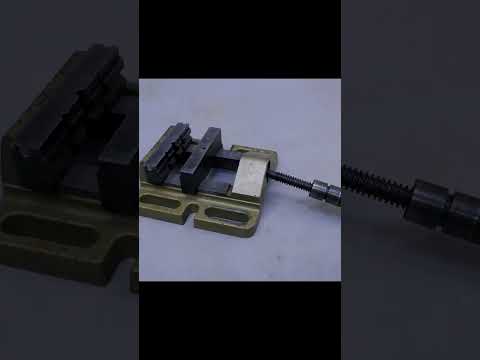 Self assembling vise