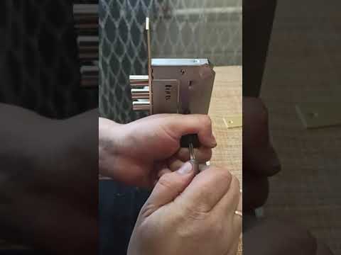 Kale-kilit 189 3M (Крест). Вскрытие врезного замка.