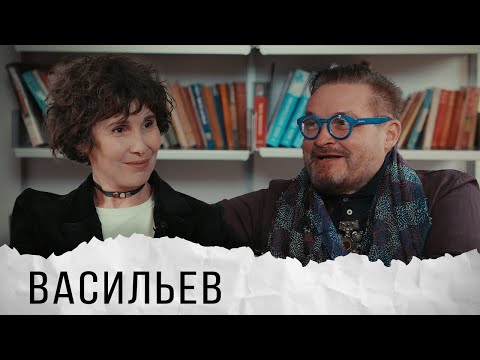 Александр Васильев о возвращении на Родину и на телевидение, своей коллекции книг и эмиграции