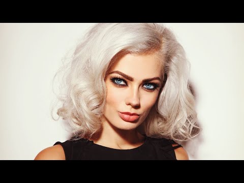 Modern Women Want The World ©