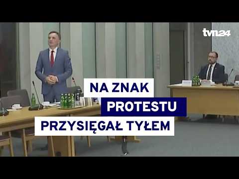 Ziobro przed komisją ds. Pegasusa. Przyrzeczenie składał odwrócony do niej plecami