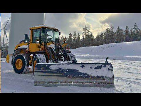 Volvo L70H Clears the Roads – Snow Plowing You Have to See!