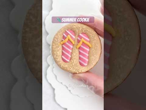 🩴Simple summer cookie decorating #cookiedecorating #royalicing #cookies