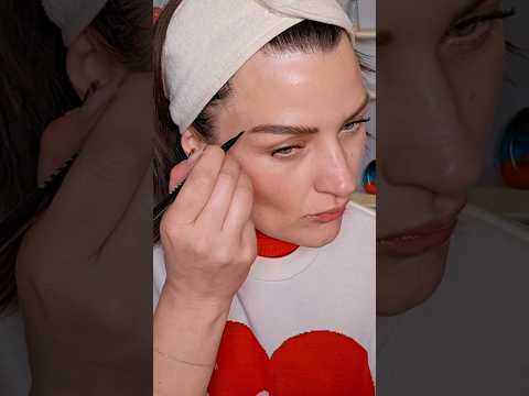 Youthful Full Eye Brows