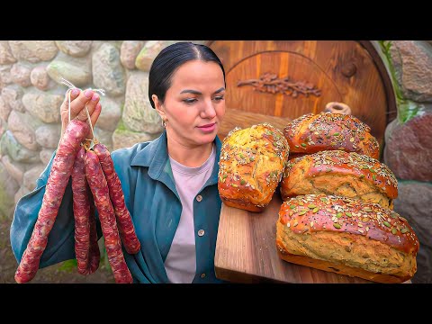 A couple's LIFE surrounded by ANIMALS, in the bosom of nature. Delicious rustic BREAD from the OVEN.