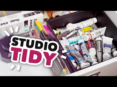 Organizing my Art Supplies // Clean & declutter with me