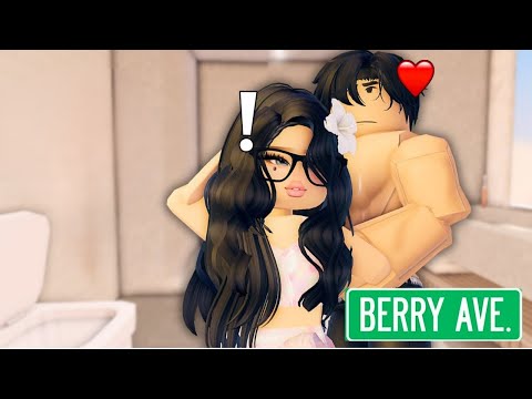 STUCK With My HIGH SCHOOL CRUSH… Turned Out To Be My STEPBROTHER!! | (Berry Avenue)