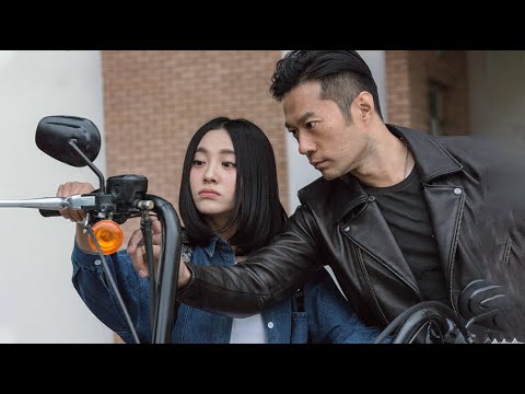 A 42-year-old man meets a 22-year-old bombshell, and sparks fly and passion.