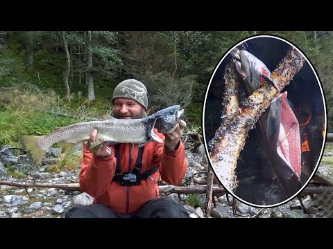 8 People Compete For A $500,000 Prize On A Deserted Island; He Eats Raw Fish,Risking Viral Infection