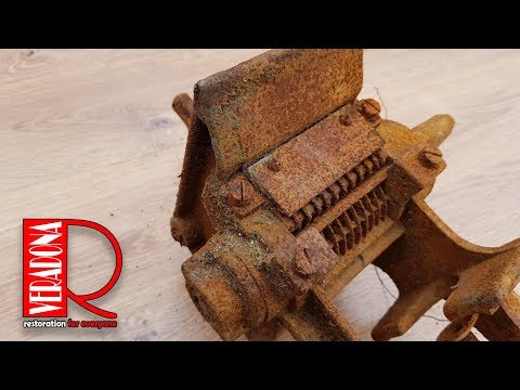 Rusty bone grinder  - Restoration