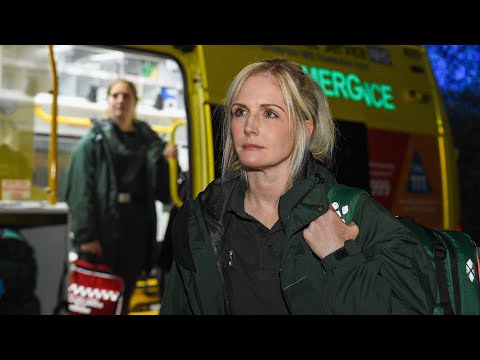 999: On the Front Line S13E1 | Unresponsive Patient, Head Injury & Breathing Emergency