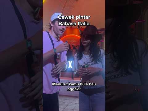 Cewek pintar Italia ini bilang bule bogan itu bau!  😂😂🇦🇺