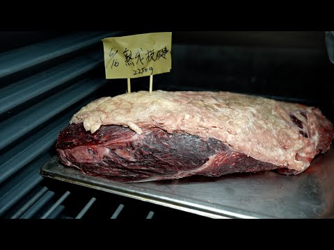 驚人的創意料理，獨門乾式熟成牛板腱 ，稱霸街區的日式居酒屋。TOBU飛ぶ 居酒屋