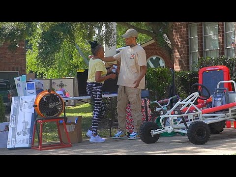 Elderly Woman Sells EVERYTHING In 'Yard Sale' To Raise Money For Rent!