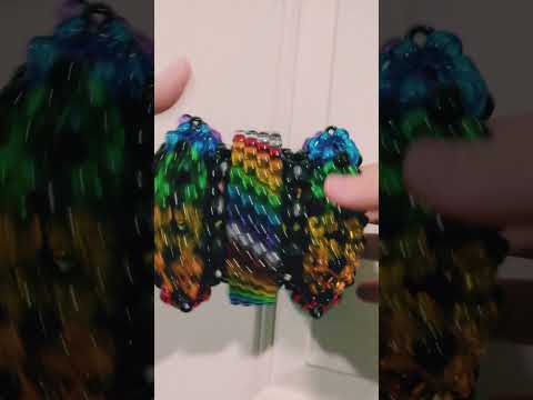 Just finished off this fun rainbow rotating cuff! Do you like it? 🌈🎉 #kandi #lgbtq #DID #sensory