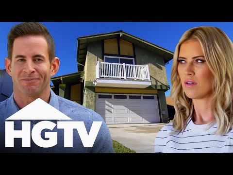 Tarek & Christina Keep Clashing Over House Stuck In 90's! | Flip Or Flop