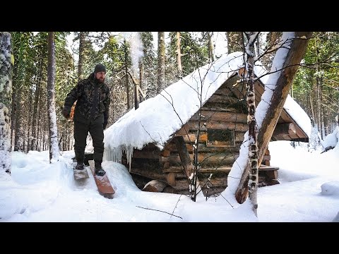 FISHING WITH OVERNIGHT SPENDING IN A HUT ON A SMALL TAIGA RIVER.