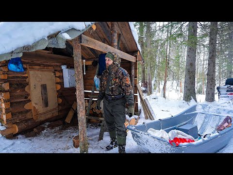 TRASH IN THE TAIGA! SUCCESSFUL FISHING IN THE DEAD OF WINTER. CATCHED A BIG FISH. CLOSED THE TRAPS.