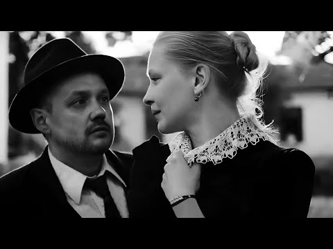 戰爭爆發，懦弱的男人只想苟且偷生，但妻離子散的結局逼他拿起槍奮起反抗！