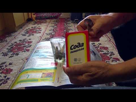 Простой и дешёвый способ почистить свечи .