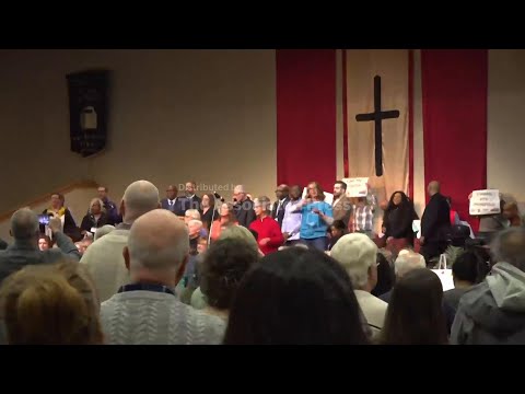 Hundreds gather in Ohio city to support Haitian migrants facing TPS uncertainty