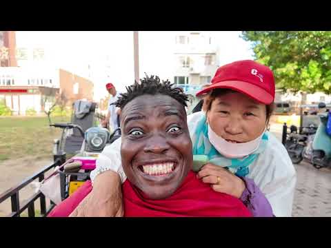 Cutting My Hair on Chinese Streets at 5am (Workers Earn $28/Day)#viral
