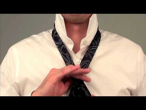 How to tie a tie in 10 seconds (Mirrored)