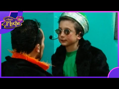 Ludoviquito es el cadenero de la fiesta de Bibi | La Familia PLuche 3/4 | C-23