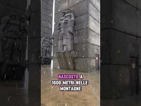 Il monumento brutalista nascosto a 1600m in Bulgaria! 🇧🇬