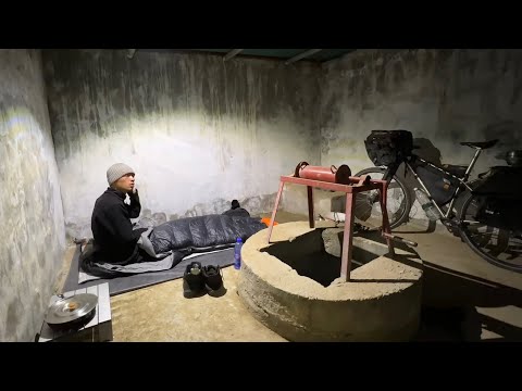 骑行阿里，靠着毅力穿越恐怖狂风，在废弃养牛场扎营，睡在一口深井边上