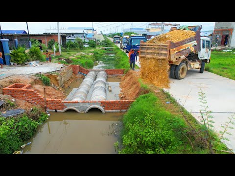 Start a new project!! Filling Sever by Dozer KOMAT'SU D20P & 5ton trucks Pushing Rock Soil