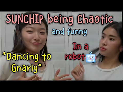 sophia and yoonchae doing a MUKBANG 
