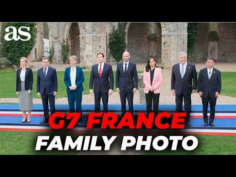 The G7 FAMILY PHOTO moment | Marco Rubio's CHIVALROUS gesture that has gone completely VIRAL