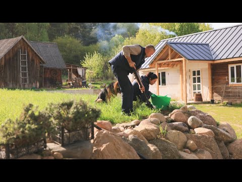 Rural life in Eastern Europe. Braised chicken on the fire. Planting lavender | Village life