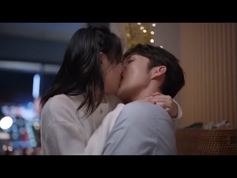 "Let him go!" The hero drives away his rival in love,leaving the heroine instantly spellbound.